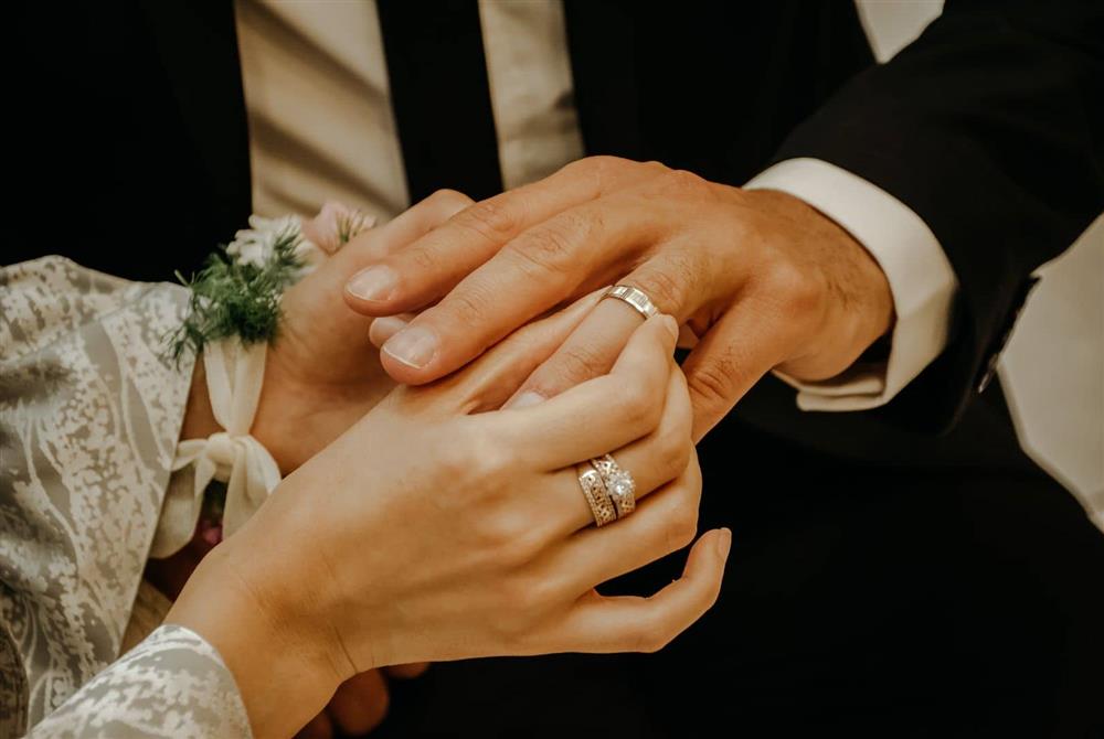 10 تا از بهترین مدل حلقه ازدواج موجود در بازار در سال 2023